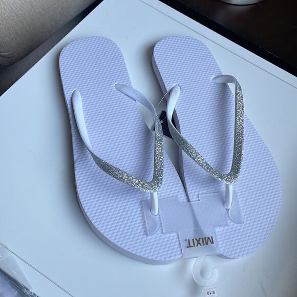 MIXIT Brand New White Flip Flops with Silver Sparkly Straps (Size 9/10) - Picture 10 of 10